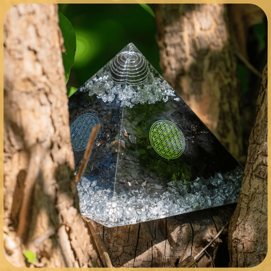 Edelschungit Orgonit Pyramide "Stiller Wächter"