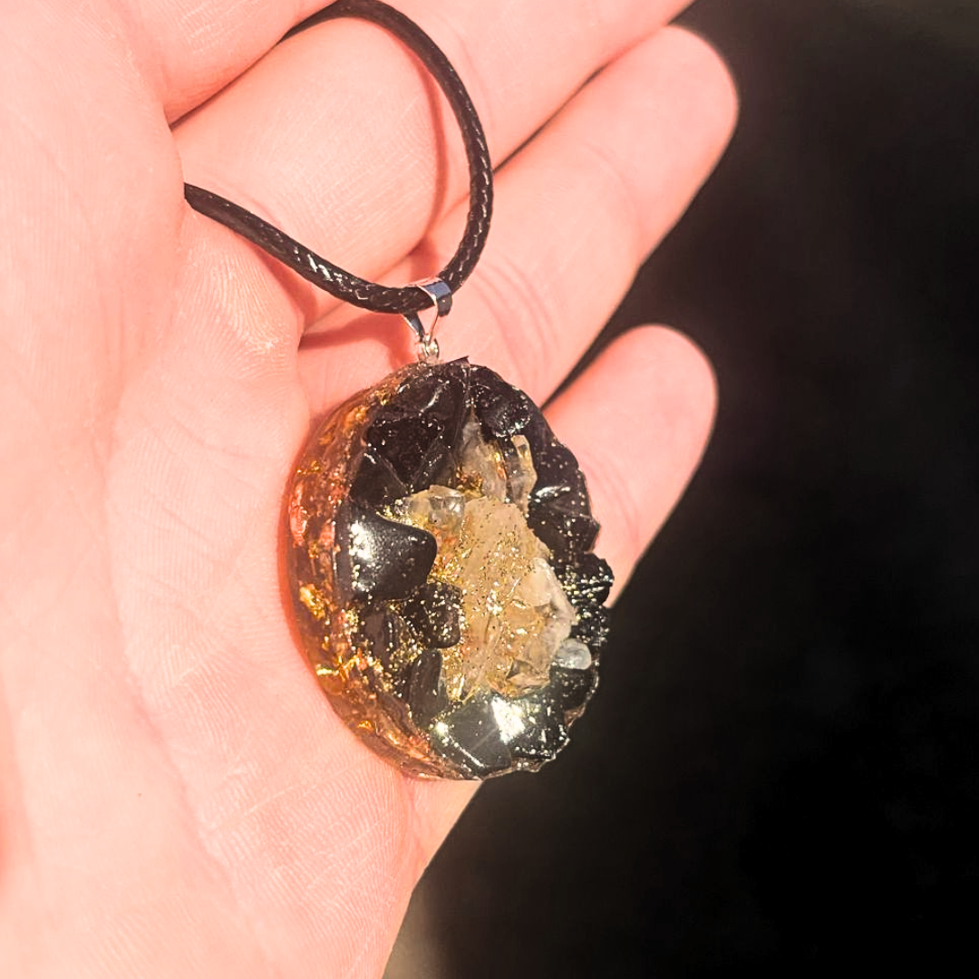 Médaillon Orgonite Onyx - Libérer le Potentiel